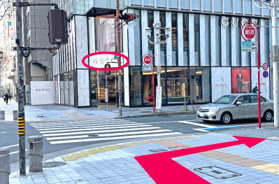 7.「GUCCI」が見えたら、右に曲がる