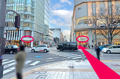 7.左に「GUCCI」、右に「ZARA」あります。まっすぐ進みます。